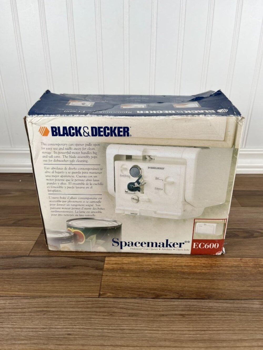 Black and Decker SpaceMaker Hideaway Can Opener EC600 W Box